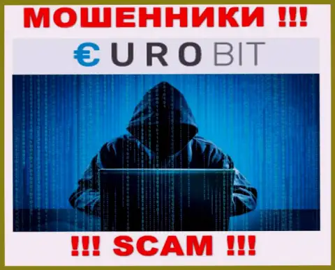 Информации о лицах, которые руководят EuroBit CC в глобальной сети интернет найти не получилось